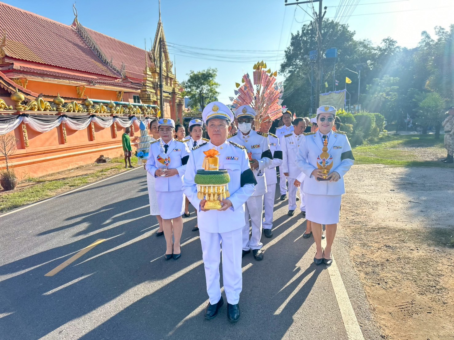 สำนักงานพัฒนาชุมชนอำเภอจังหาร จังหวัดร้อยเอ็ด: “พิธีอัญเชิญเงินพระราชทานขวัญถุงกองทุนแม่ของแผ่นดิน แลกเงินขวัญถุงพระราชทาน และทอดผ้าป่าสมทบกองทุนแม่ของแผ่นดิน