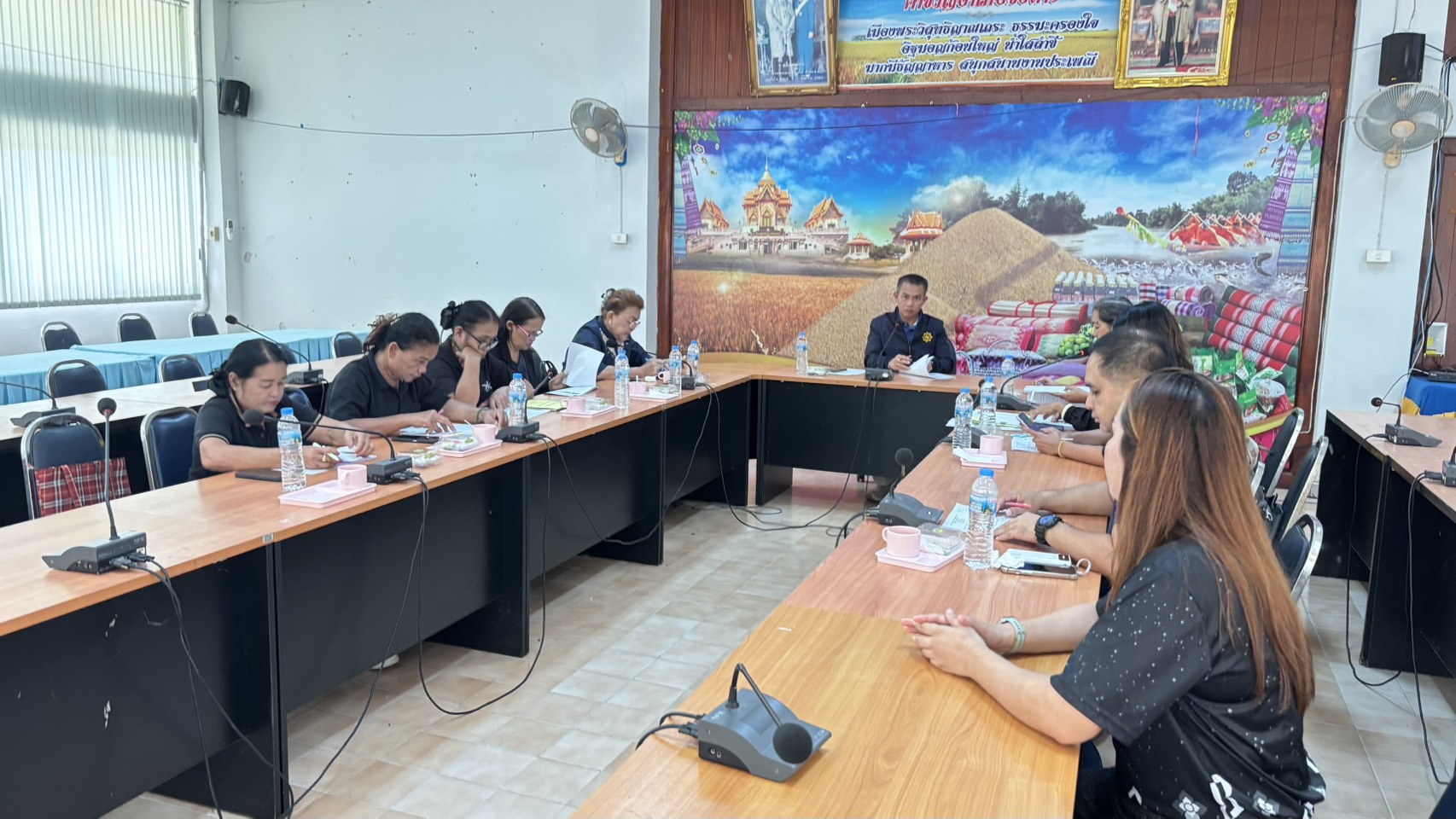 💠สำนักงานพัฒนาชุมชนอำเภอจังหาร จังหวัดร้อยเอ็ด: การประชุมคณะอนุกรรมการกลั่นกรองและติดตามการดำเนินงานกองทุนพัฒนาบทบาทสตรี (อกส.อ)อำเภอจังหาร จังหวัดร้อยเอ็ด